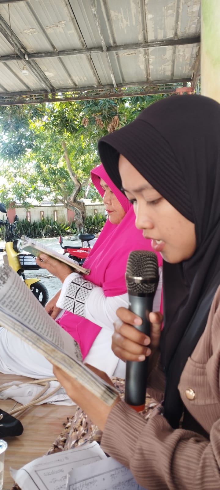 Marhaban ibu-ibu pendopo