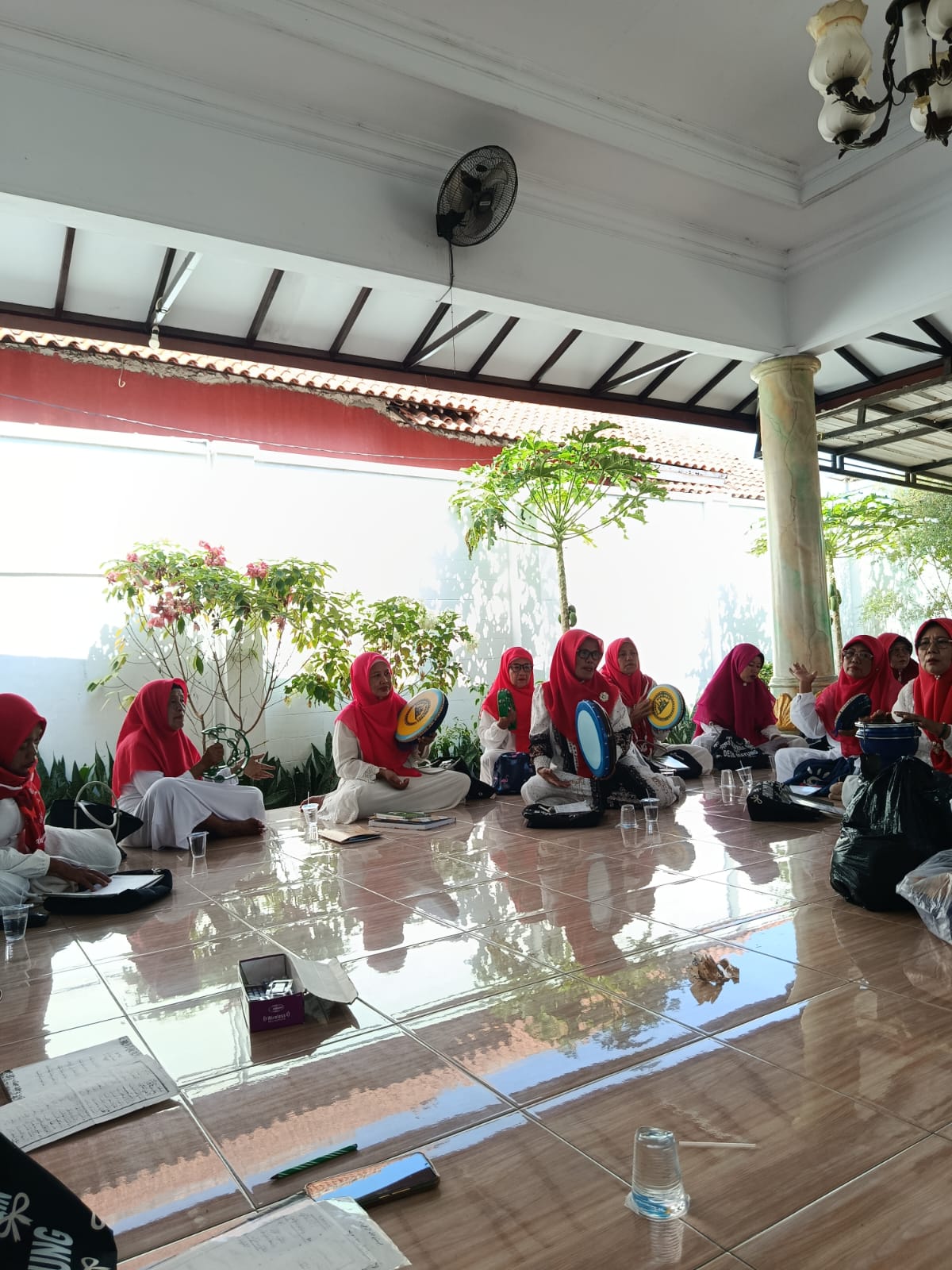 Marhaban ibu-ibu pendopo