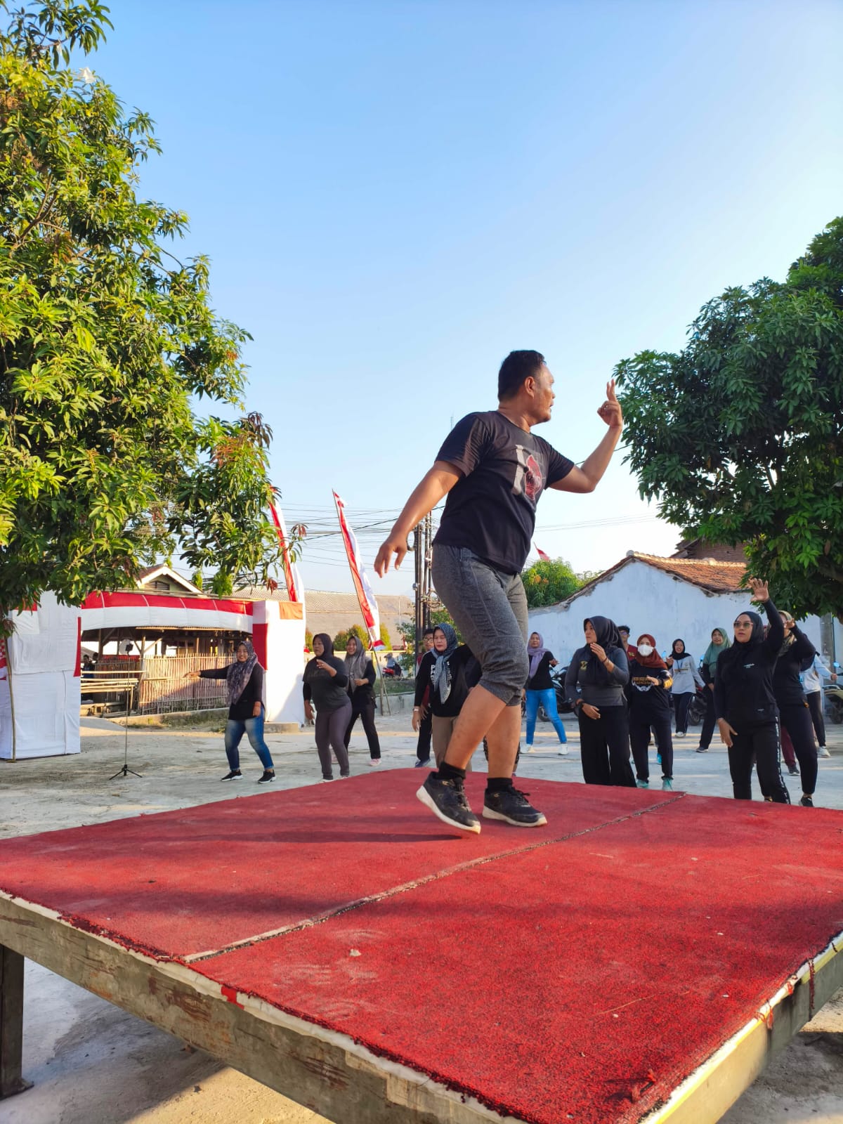 Senam Ibu-ibu Desa Mayung